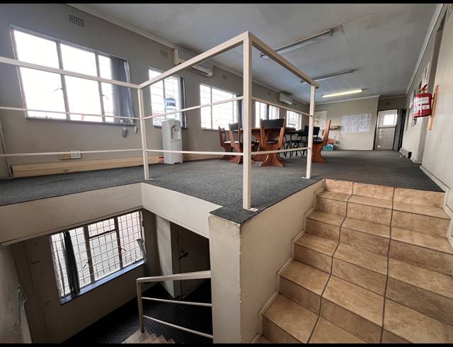1,100M² WAREHOUSE TO LET IN SEBENZA
